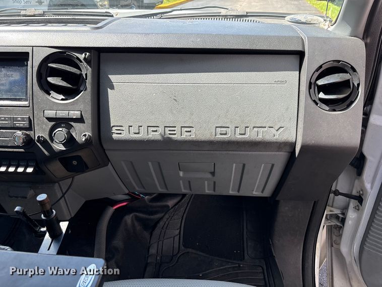 image for item DU6349 2015 Ford F350 Super Duty utility van