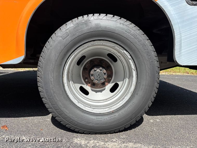 image for item DU6349 2015 Ford F350 Super Duty utility van
