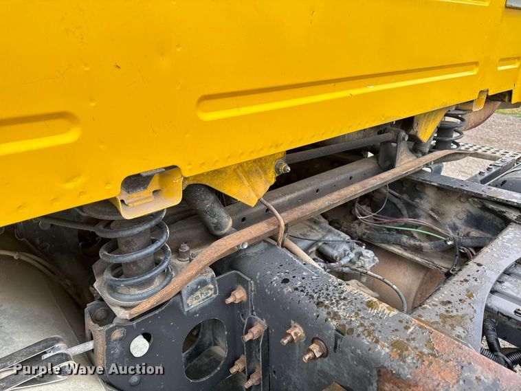 image for item DV2024 2004 Volvo VHD roll-off container truck