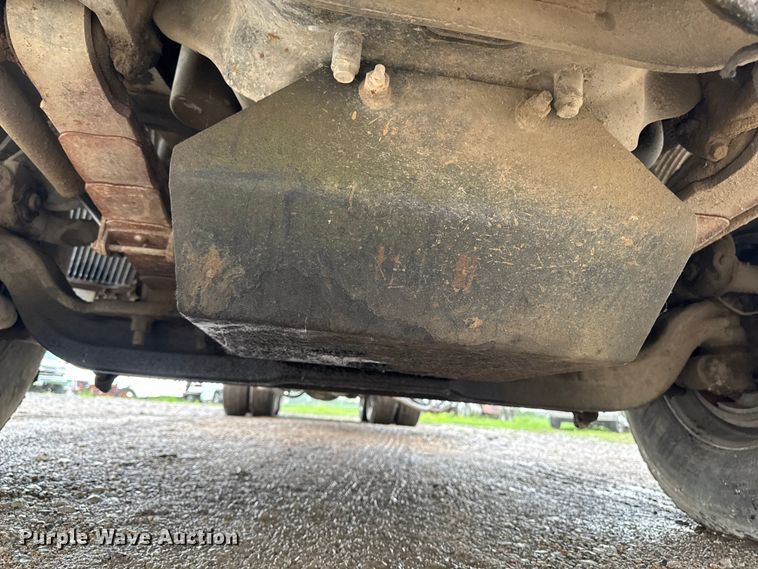 image for item DV2024 2004 Volvo VHD roll-off container truck
