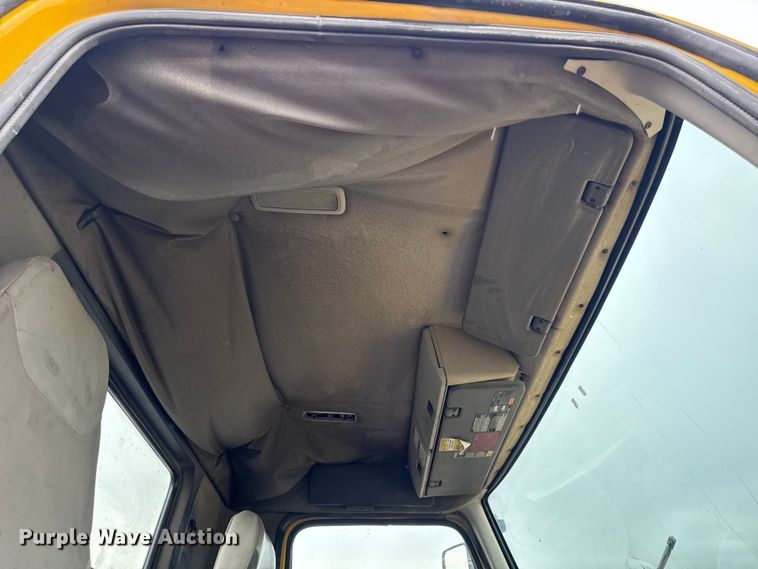 image for item DV2024 2004 Volvo VHD roll-off container truck
