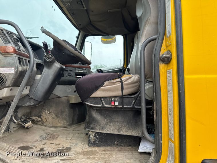 image for item DV2024 2004 Volvo VHD roll-off container truck