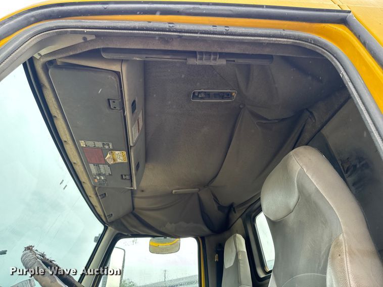image for item DV2024 2004 Volvo VHD roll-off container truck