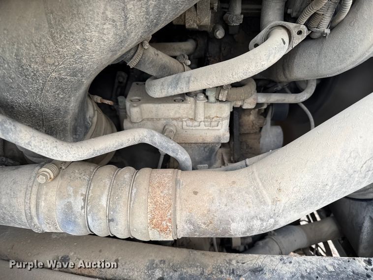 image for item DV2024 2004 Volvo VHD roll-off container truck