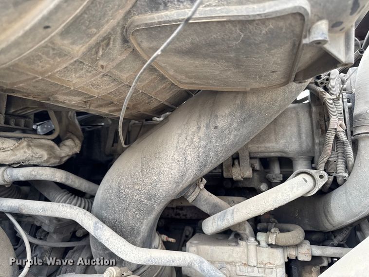 image for item DV2024 2004 Volvo VHD roll-off container truck
