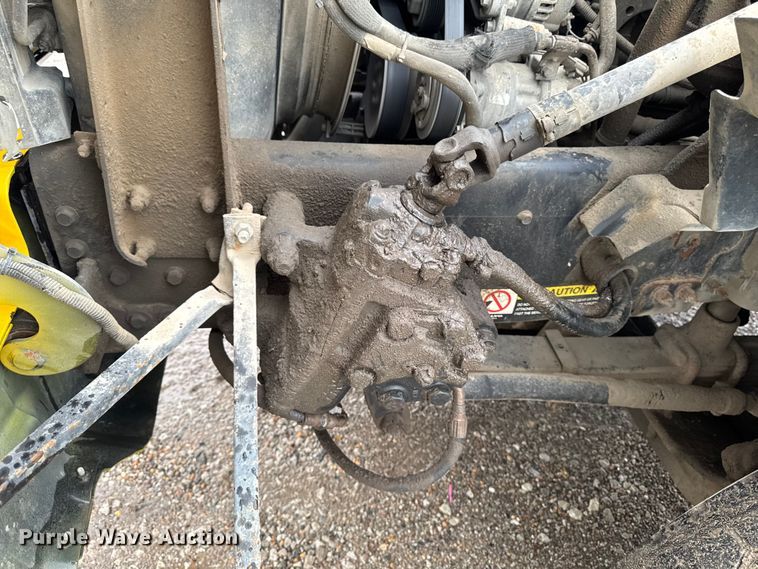 image for item DV2024 2004 Volvo VHD roll-off container truck