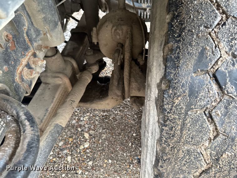 image for item DV2024 2004 Volvo VHD roll-off container truck
