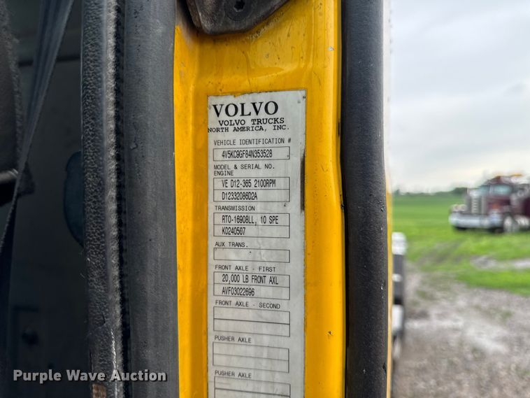 image for item DV2024 2004 Volvo VHD roll-off container truck