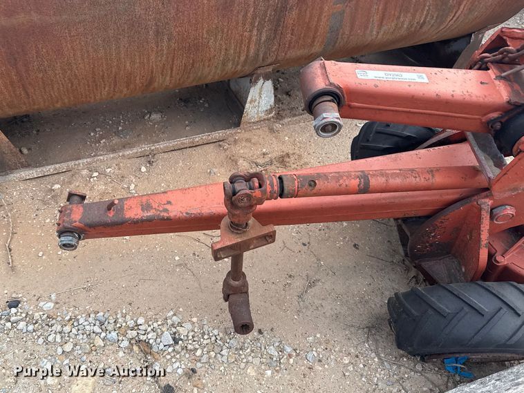 image for item DY2962 Vibratory plow attachment