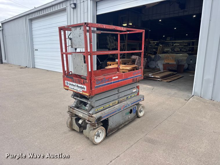 image for item DY2964 2012 Skyjack SJIII 3219 scissor lift
