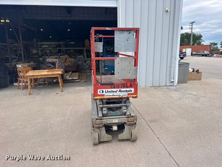image for item DY2964 2012 Skyjack SJIII 3219 scissor lift