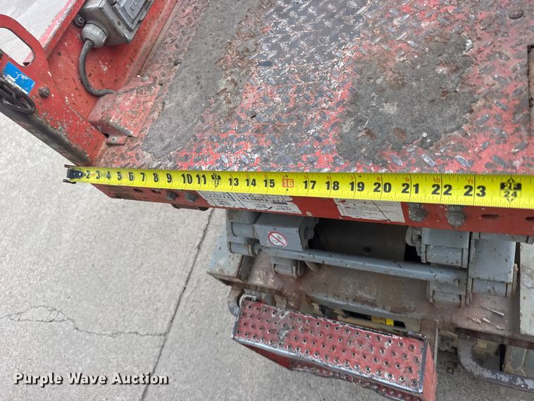 image for item DY2964 2012 Skyjack SJIII 3219 scissor lift