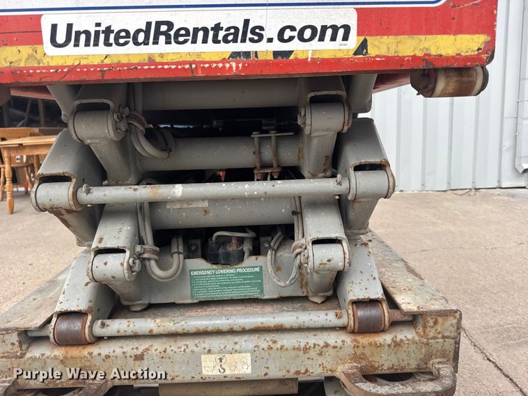 image for item DY2964 2012 Skyjack SJIII 3219 scissor lift