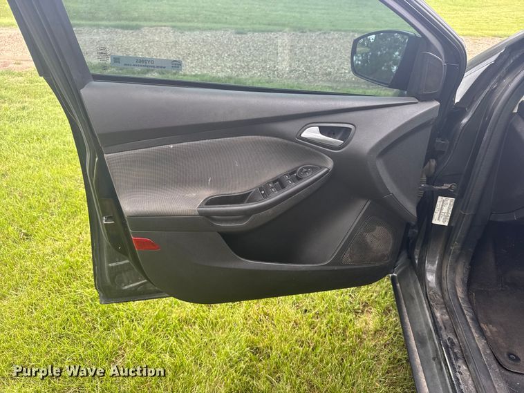 image for item DY2965 2013 Ford Focus SE 