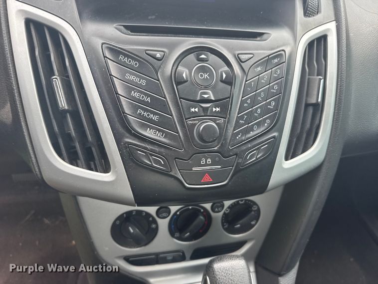 image for item DY2965 2013 Ford Focus SE 