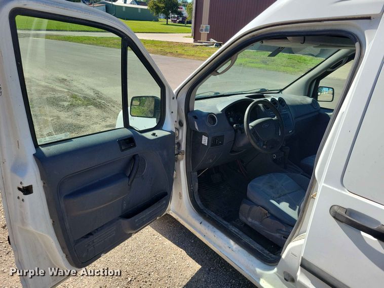 image for item DZ7277 2013 Ford Transit Connect van