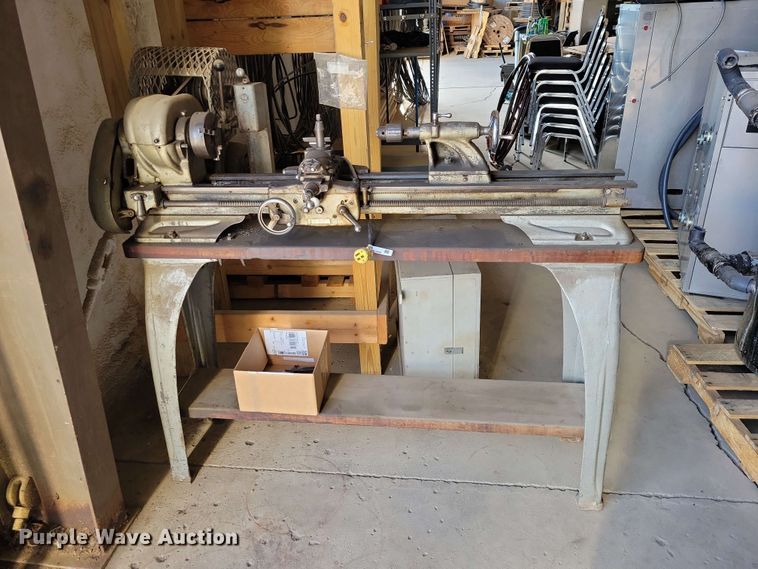 image for item DZ7336 A-B metal lathe