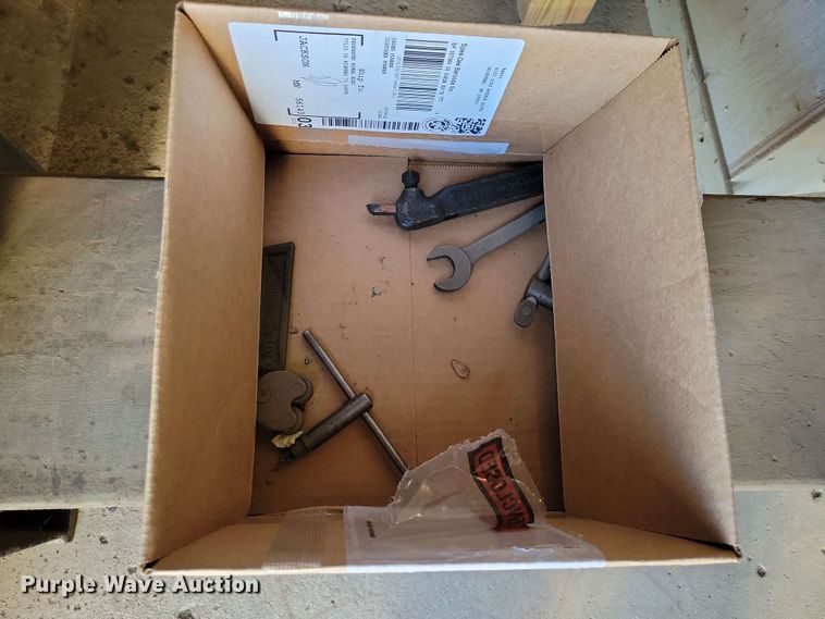 image for item DZ7336 A-B metal lathe
