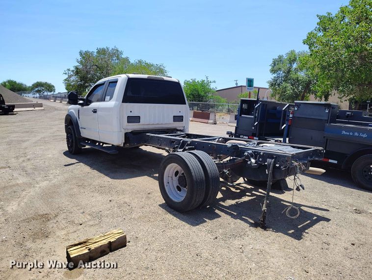 image for item ED0163 2020 Ford F-450 Ext. Cab truck cab and chassis