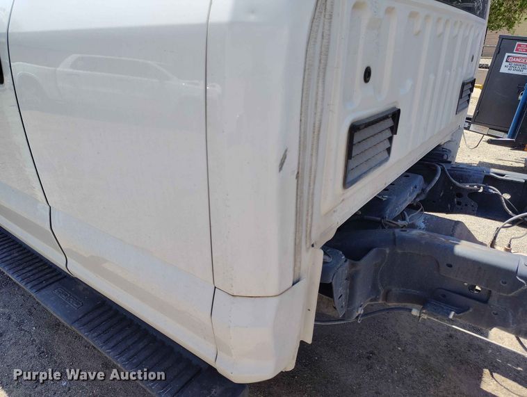 image for item ED0163 2020 Ford F-450 Ext. Cab truck cab and chassis