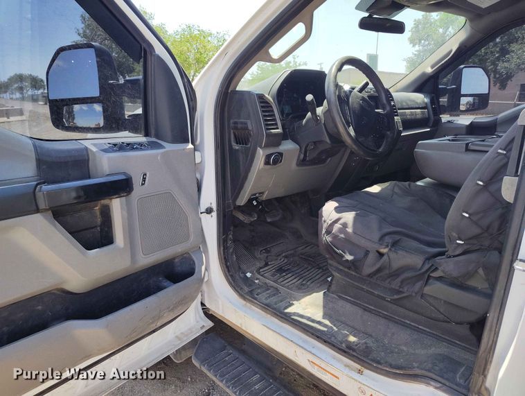 image for item ED0163 2020 Ford F-450 Ext. Cab truck cab and chassis