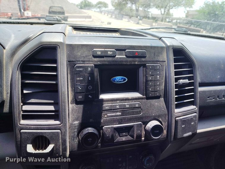 image for item ED0163 2020 Ford F-450 Ext. Cab truck cab and chassis