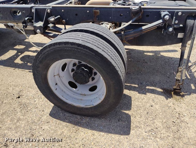 image for item ED0163 2020 Ford F-450 Ext. Cab truck cab and chassis