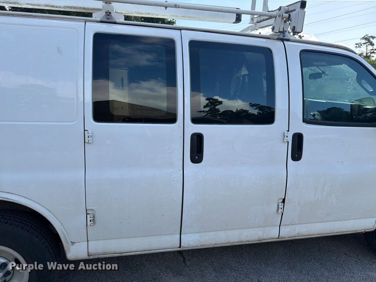image for item ED5324 2016 Chevrolet Express 2500 van