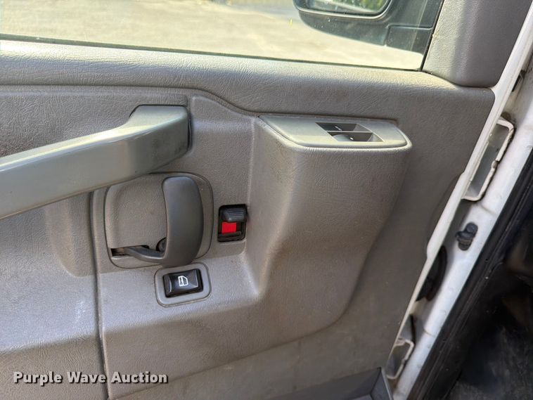 image for item ED5324 2016 Chevrolet Express 2500 van
