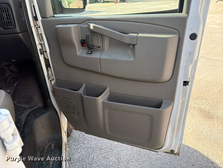 image for item ED5324 2016 Chevrolet Express 2500 van