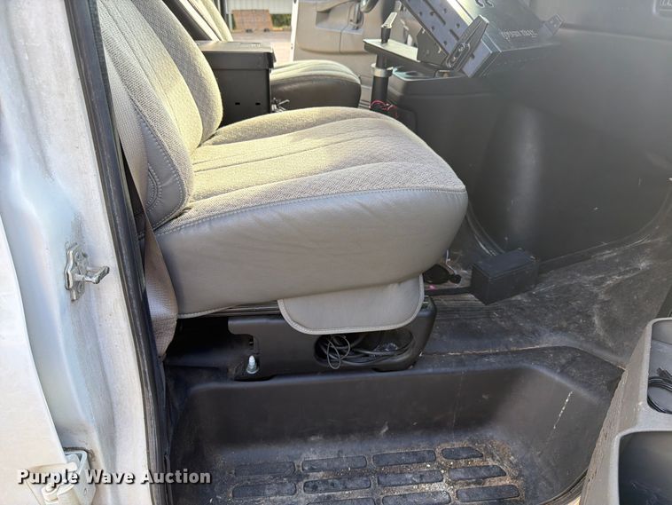 image for item ED5324 2016 Chevrolet Express 2500 van