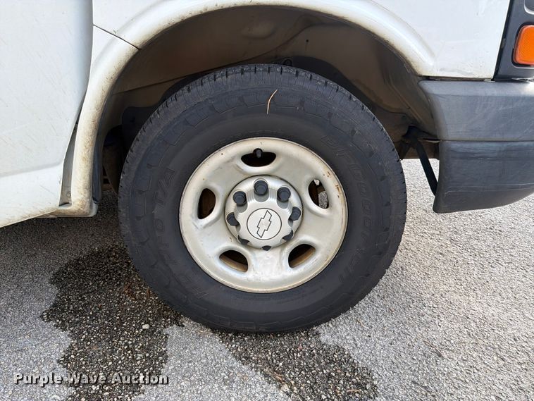image for item ED5324 2016 Chevrolet Express 2500 van