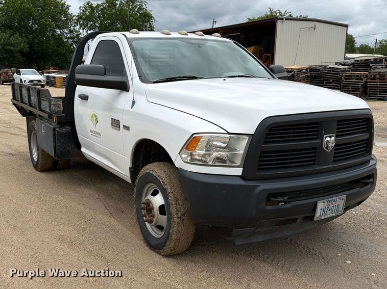 image for item ED5333 2012 RAM 3500 flatbed pickup truck