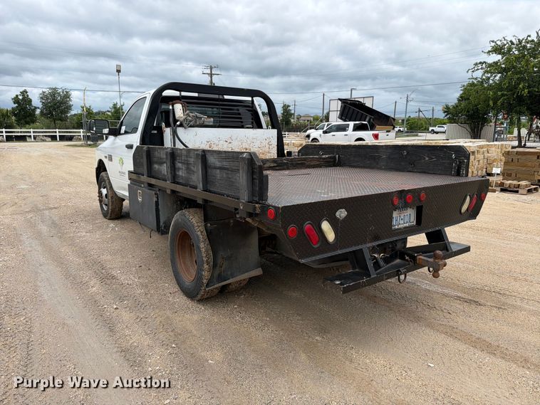 image for item ED5333 2012 RAM 3500 flatbed pickup truck