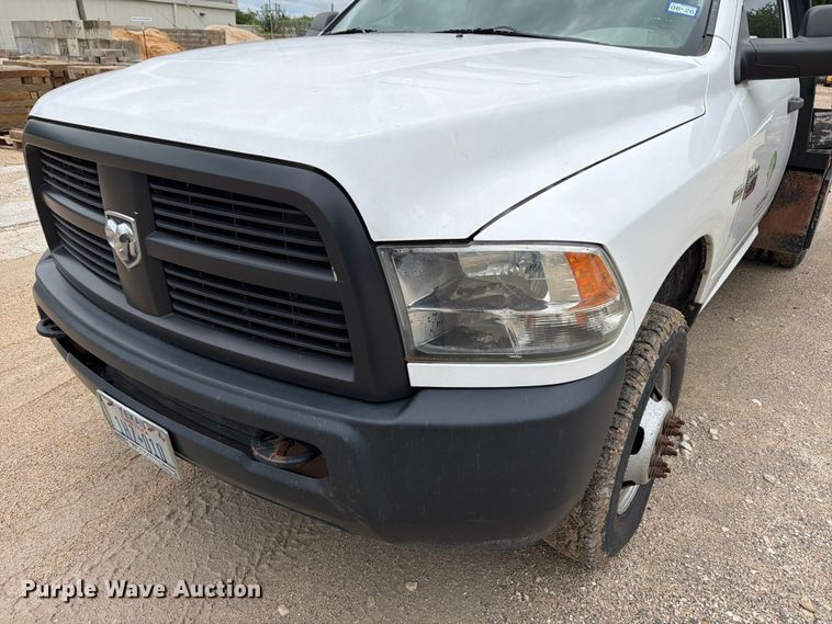 image for item ED5333 2012 RAM 3500 flatbed pickup truck