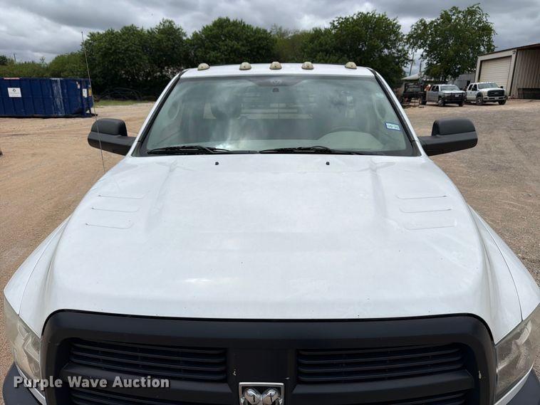 image for item ED5333 2012 RAM 3500 flatbed pickup truck