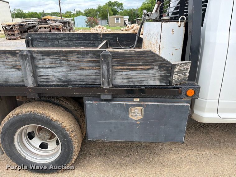 image for item ED5333 2012 RAM 3500 flatbed pickup truck