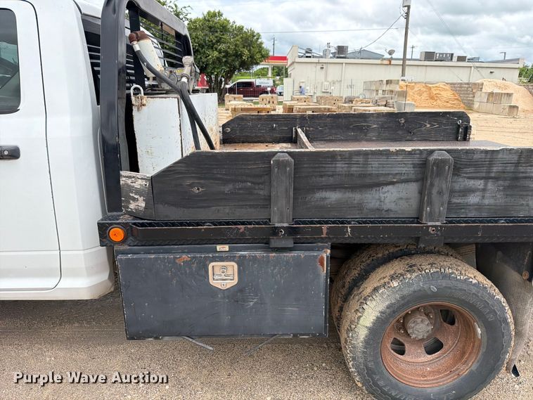 image for item ED5333 2012 RAM 3500 flatbed pickup truck