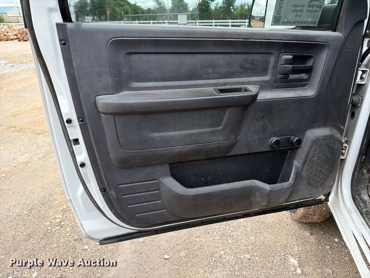 image for item ED5333 2012 RAM 3500 flatbed pickup truck