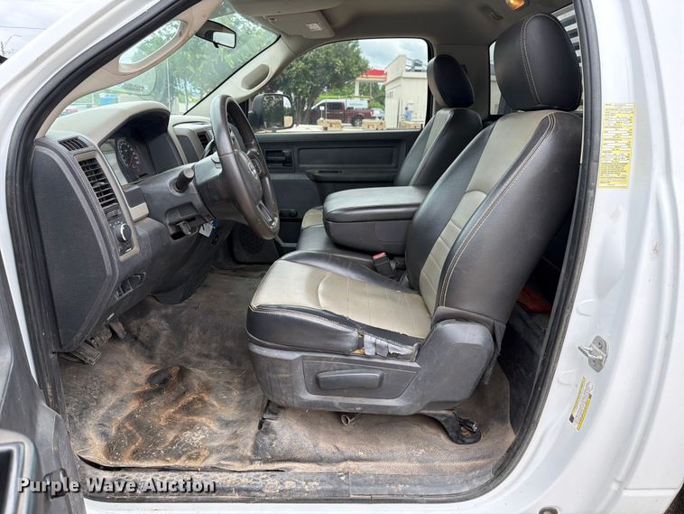 image for item ED5333 2012 RAM 3500 flatbed pickup truck