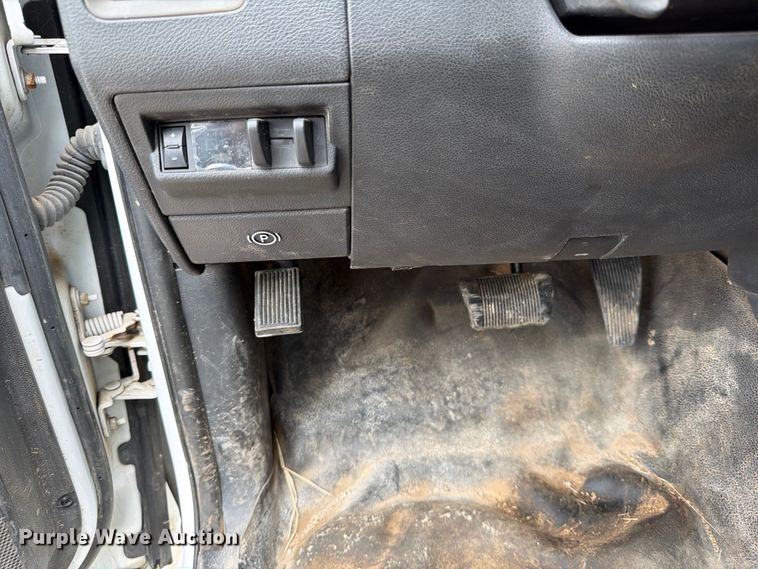 image for item ED5333 2012 RAM 3500 flatbed pickup truck
