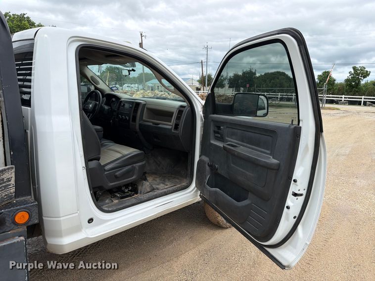 image for item ED5333 2012 RAM 3500 flatbed pickup truck