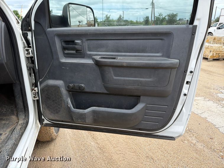 image for item ED5333 2012 RAM 3500 flatbed pickup truck