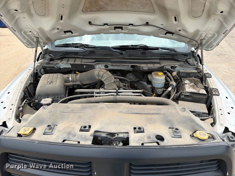 image for item ED5333 2012 RAM 3500 flatbed pickup truck