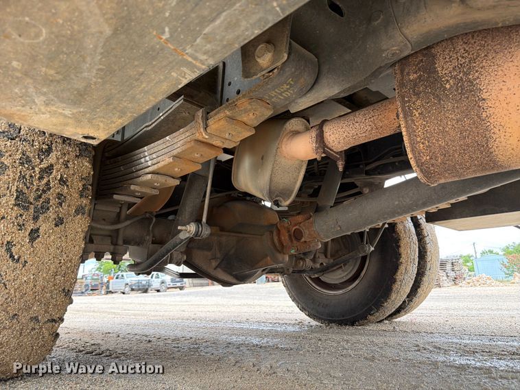 image for item ED5333 2012 RAM 3500 flatbed pickup truck