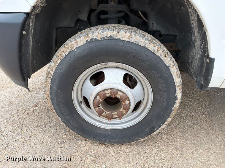 image for item ED5333 2012 RAM 3500 flatbed pickup truck