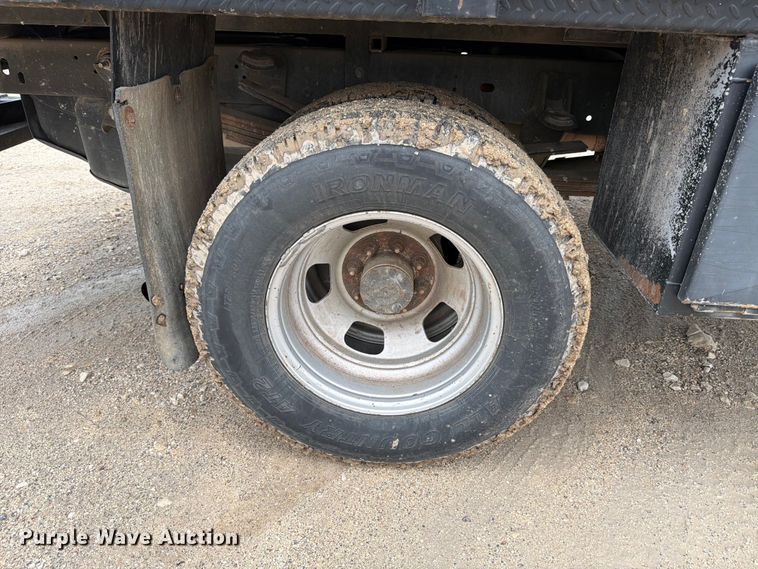 image for item ED5333 2012 RAM 3500 flatbed pickup truck