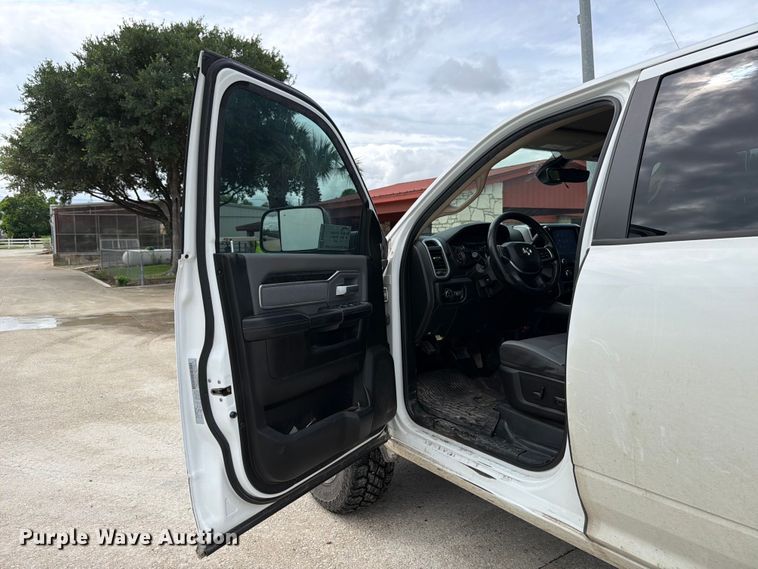 image for item ED5334 2019 RAM 2500 Crew Cab pickup truck