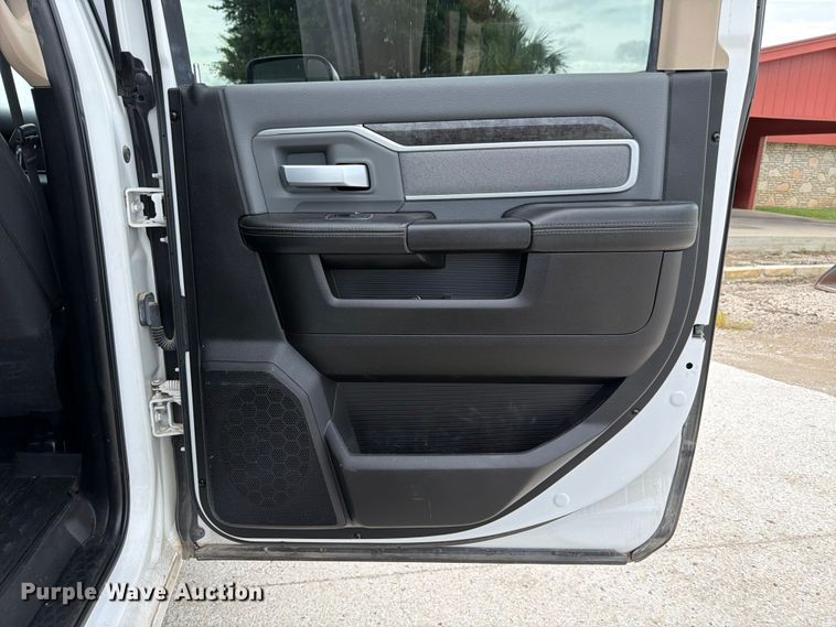 image for item ED5334 2019 RAM 2500 Crew Cab pickup truck