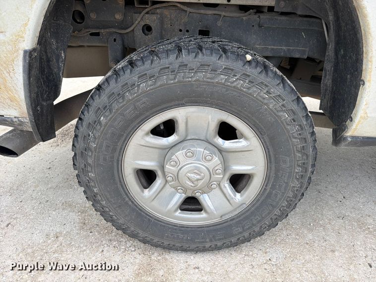 image for item ED5334 2019 RAM 2500 Crew Cab pickup truck